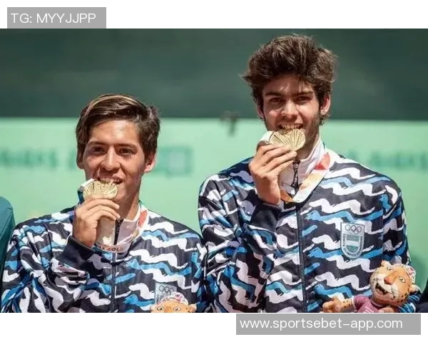 迈阿密国际免签阿根廷右后卫法昆多穆拉引发热议